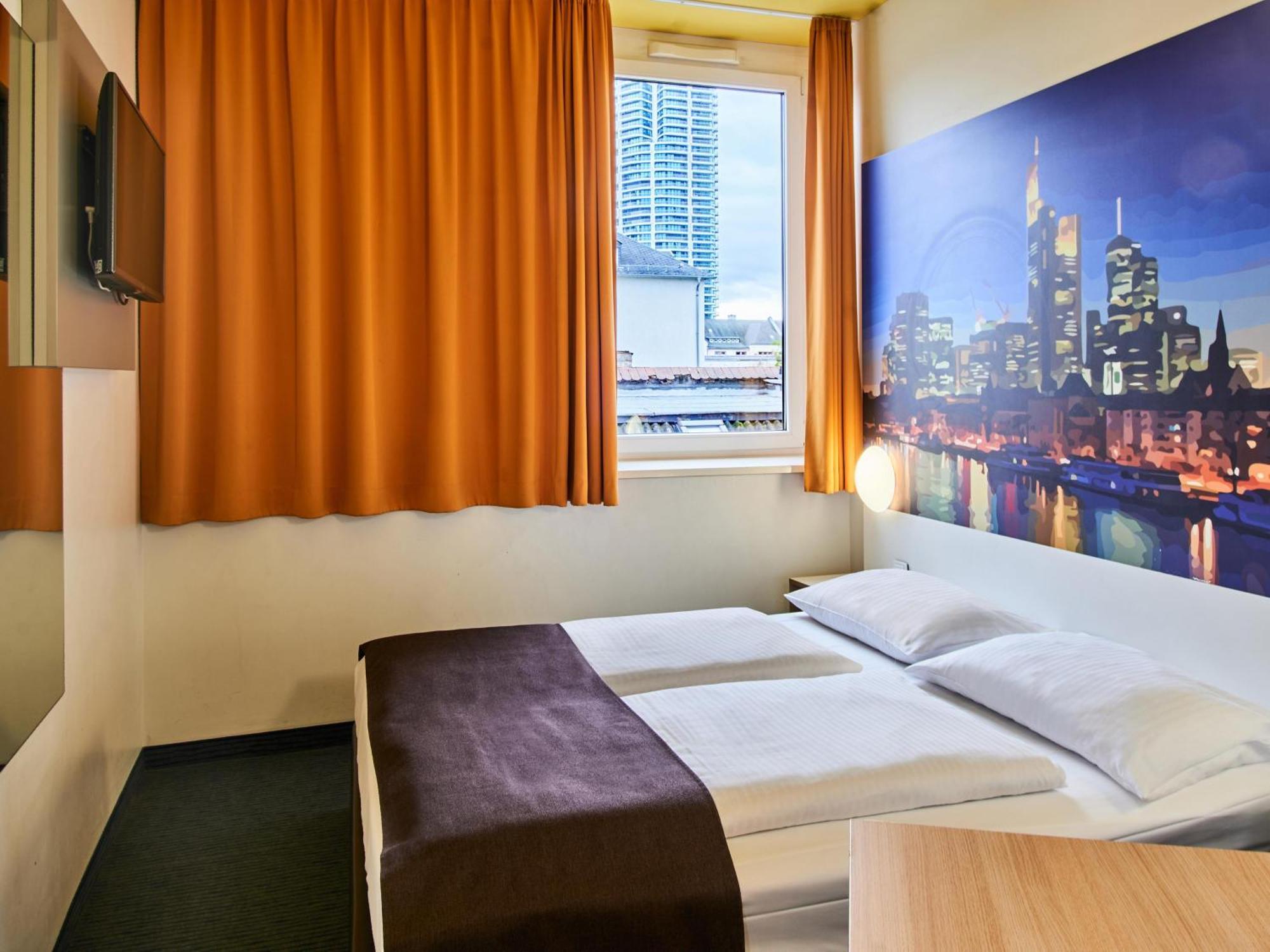B&B Hotel Frankfurt-Hbf Fráncfort del Meno Exterior foto