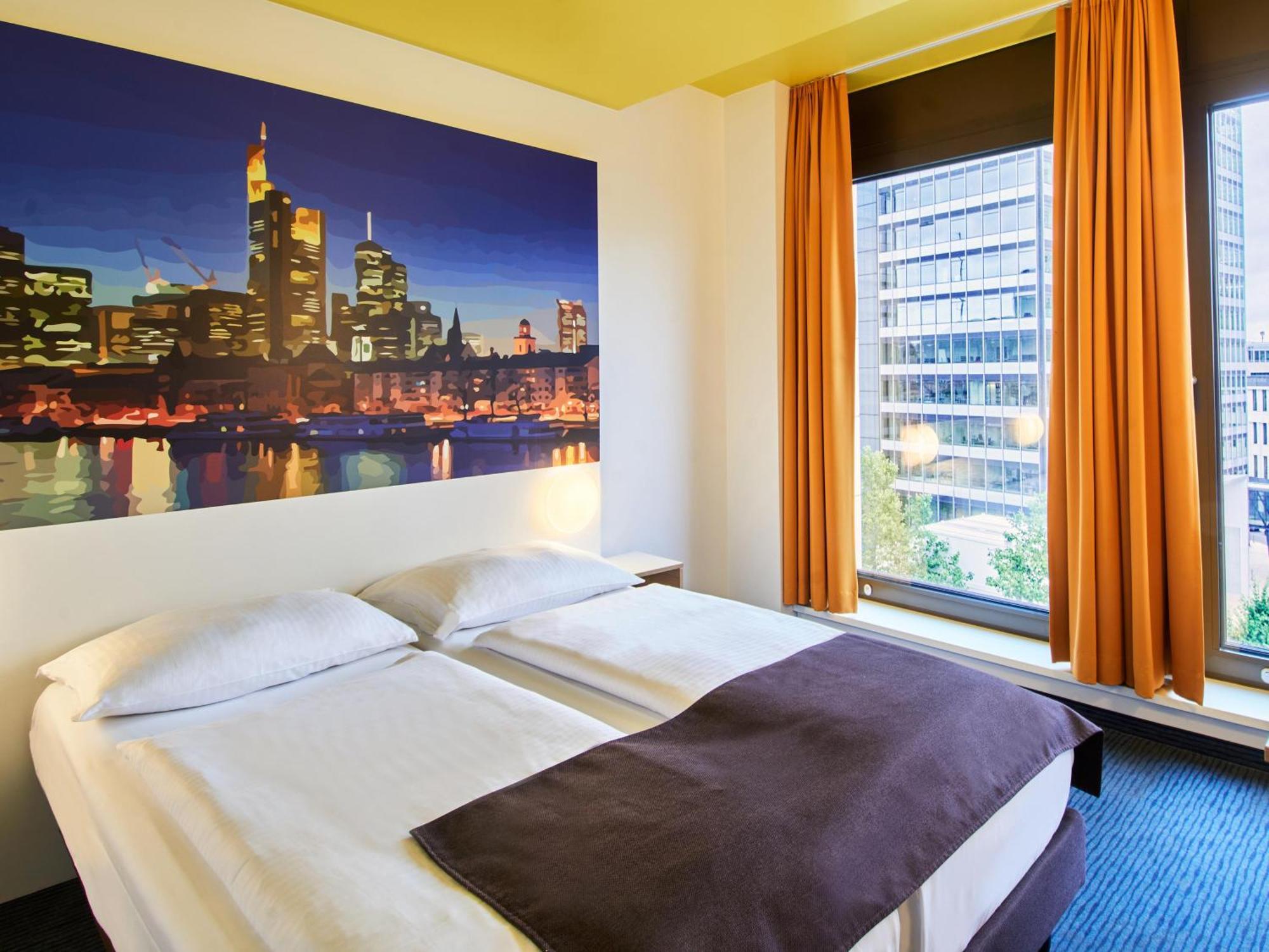 B&B Hotel Frankfurt-Hbf Fráncfort del Meno Exterior foto